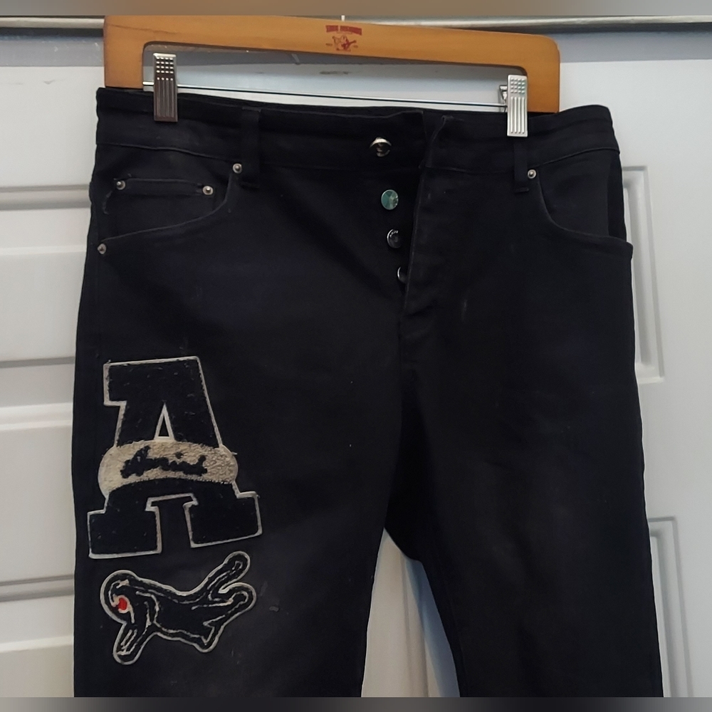 AMIRI VARSITY LOGO PATCH MEN'S DESTROYED BLACK SKINNY JEANS SIZE 30X32 MADE USA